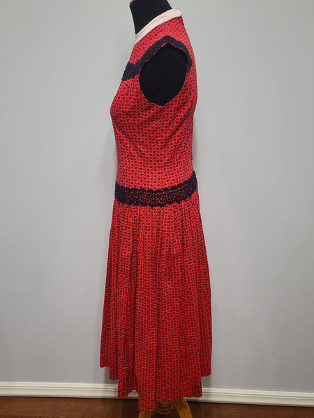 Heart Novelty Print French Oui Non Dress <br> (B-36" W-29" H-37")