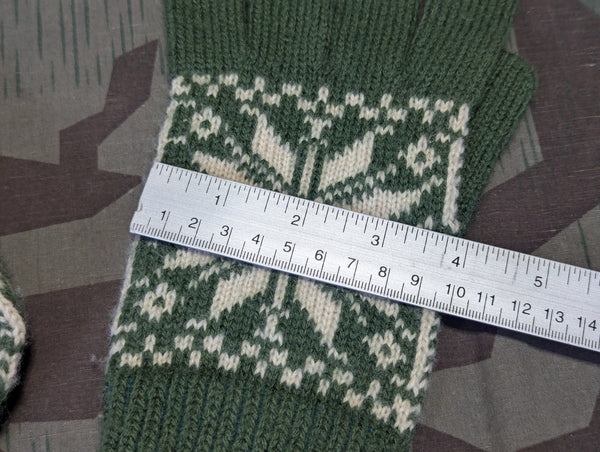Green Snowflake Gloves Large