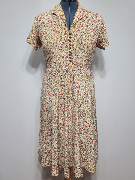 Elephant Novelty Print Dress <br> (B-44.5" W-38" H-49")