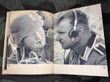 Soldatenantlitz in der Schlacht Candid Soldiers Photos Book