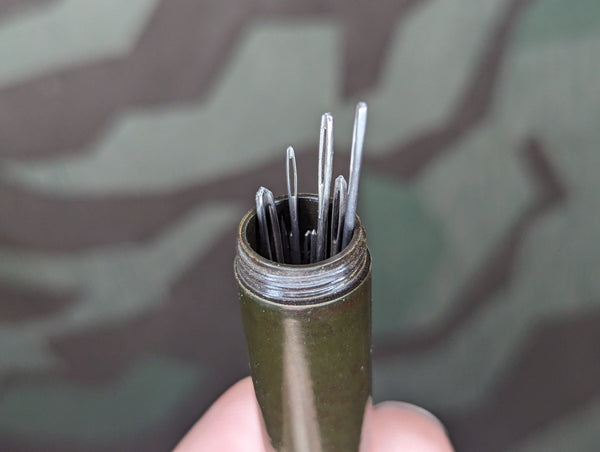 Green Bakelite Thimble Sewing Needle Holder