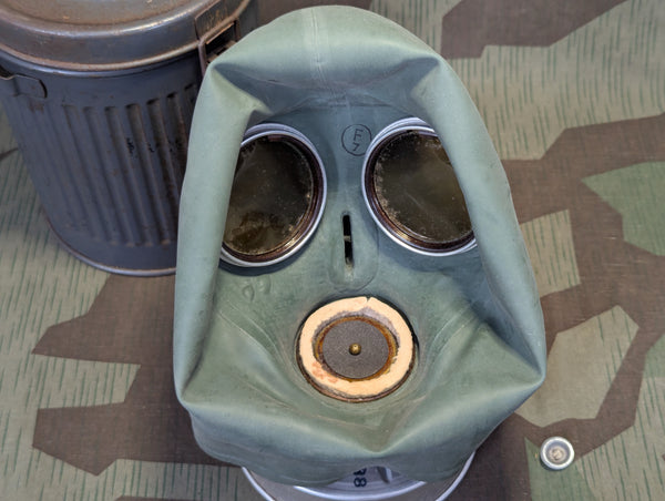 VM37 Volksgasmaske in Cannister