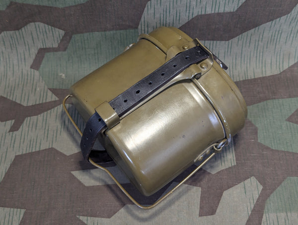 Matching CFL44 Mess Kit with Zelt Strap