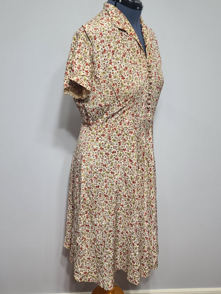 Elephant Novelty Print Dress <br> (B-44.5" W-38" H-49")