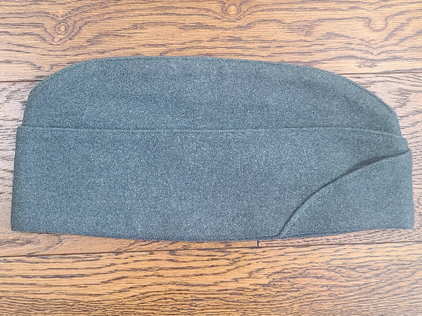 Women's US Marines Uniform: Jacket Skirt and Garrison Cap <br> (B-38" W-29" H-38")