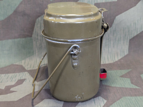 Matching CFL44 Mess Kit with Zelt Strap