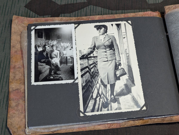 Photo Album Soldiers with Their Girlfriends (53 Photos)