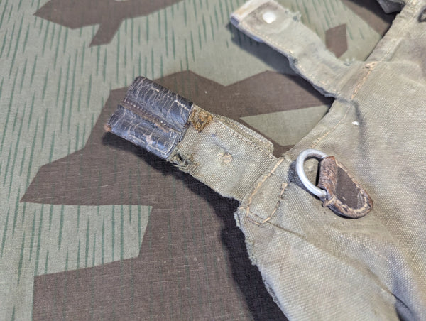 Early M31 Breadbag Worn