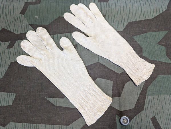 Small German White Knit Gloves