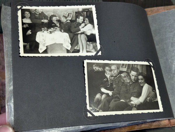 Photo Album Soldiers with Their Girlfriends (53 Photos)