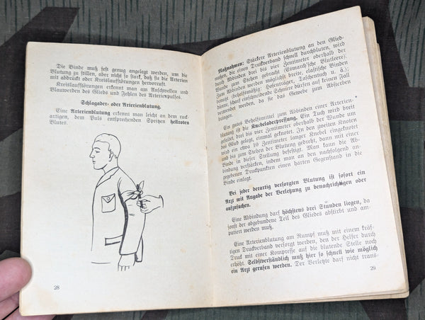 Erste Hilfe Bei Unfällen First Aid Book