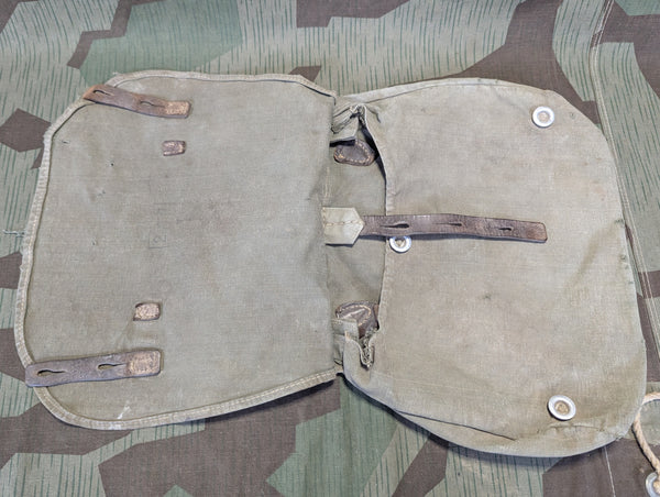 Early M31 Breadbag Worn