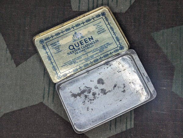 Small Tin for 10 Cigarettes Nestor Queen