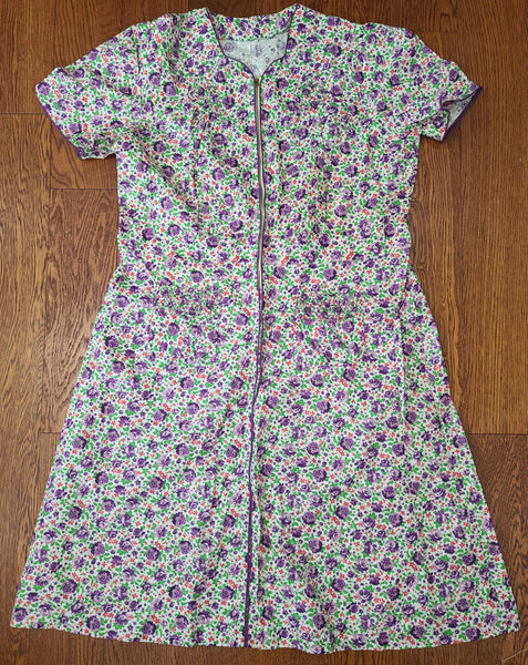 Purple Flower Print Zipper Front House Dress <br> (B-50" W-44" H-52")