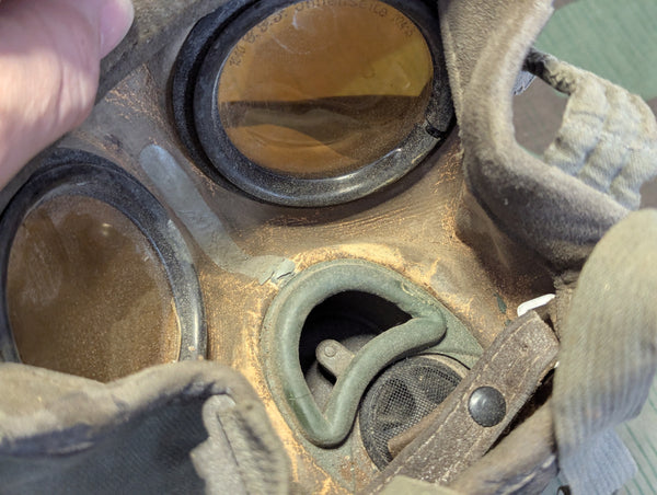 AEMA 1940 Gas Mask Can and Mask