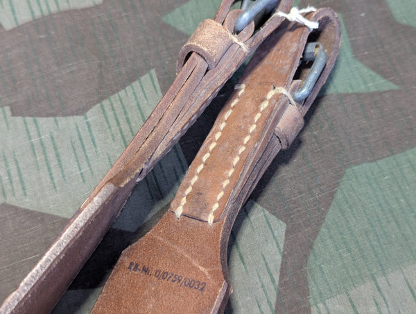 Unissued Essenträger Leather Strap Set