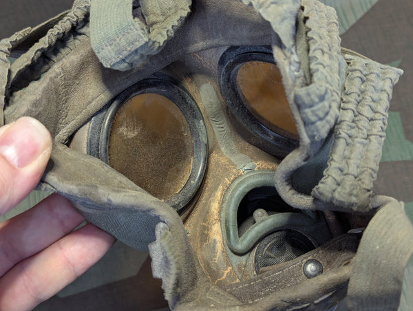 AEMA 1940 Gas Mask Can and Mask