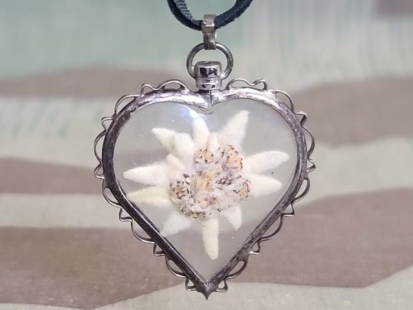 Edelweiss Heart Shaped Velvet Necklace 835 Silver