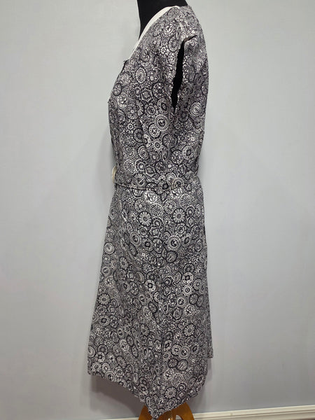 Black and White Print Dress Flower Belt Buckle <br> (B-42" W-36" H-41")