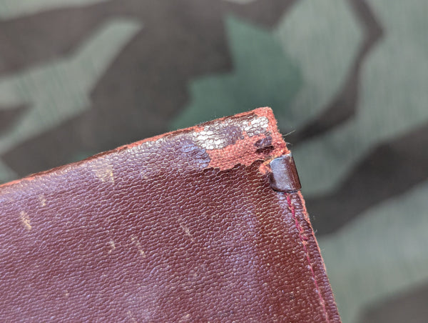 Familienpapiere Envelope Holder (Family Papers)