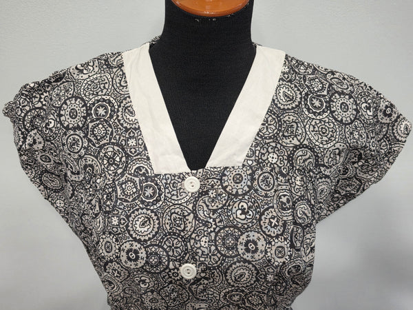 Black and White Print Dress Flower Belt Buckle <br> (B-42" W-36" H-41")