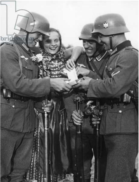 Bundle of Anschluss Artificial Flowers