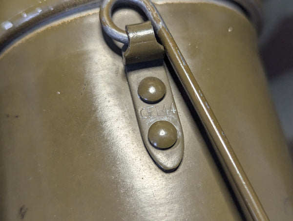 Matching CFL44 Mess Kit with Zelt Strap