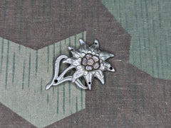 Original WWII German Gebirgsjäger Edelweiss Hat Badge