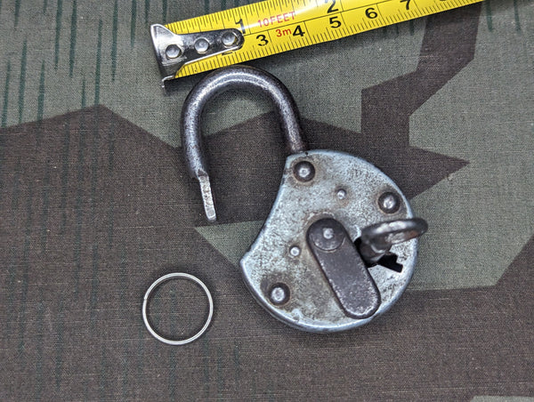 Small Period German Lock with One Key