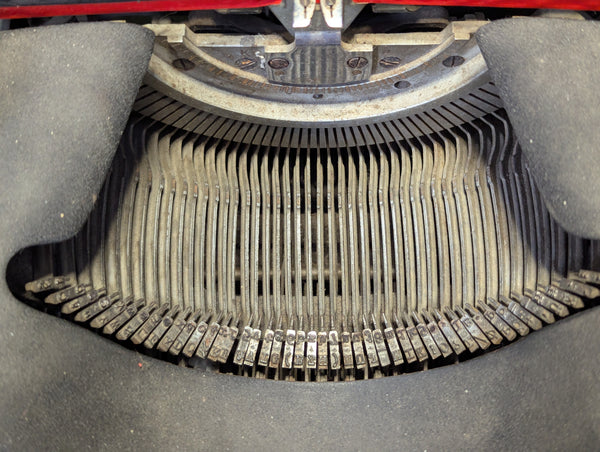 Olivetti M40 Simplified Kriegsausführung Italian German Typewriter (Needs Work)