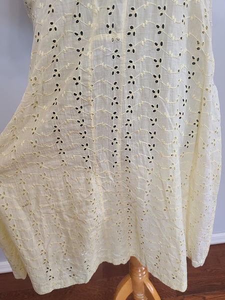 Pale Yellow Eyelet Dress <br> (B-47" W-42" H-49")