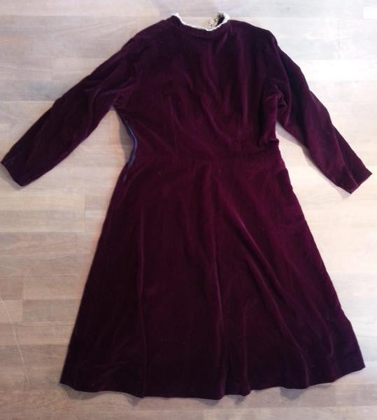 German Dark Red Velvet Dress with Lace Collar <br> (B-44" W-36" H-47")