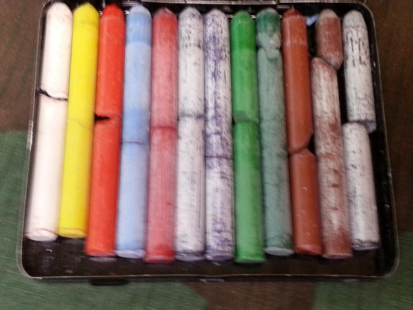 Original Pelikan Crayons in Tin