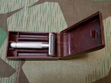 Razor in Brillant Bakelite Case