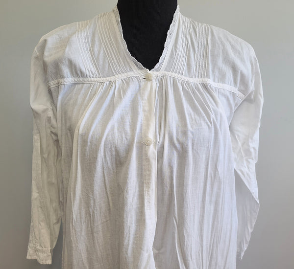 White Nightgown <br> (B-40" W-42" H-47")