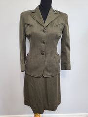Women's Marines Uniform: Jacket and Skirt <br> (B-36" W-26" H-36")