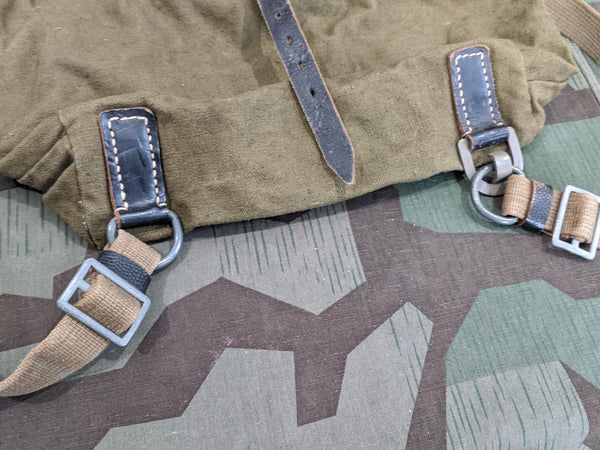 1943 "Artillery" Rucksack w/ R.B.Nr. (Webbing Straps)