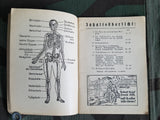 Wie Helfe Ich? Original First Aid Book with Poison Gas Leaflet