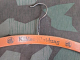 Kübler-Kleidung Orange Wooden Hanger