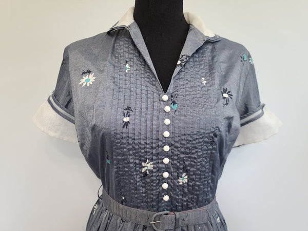 Gray Iridescent Flower Print Dress <br> (B-40" W-29" H-48")