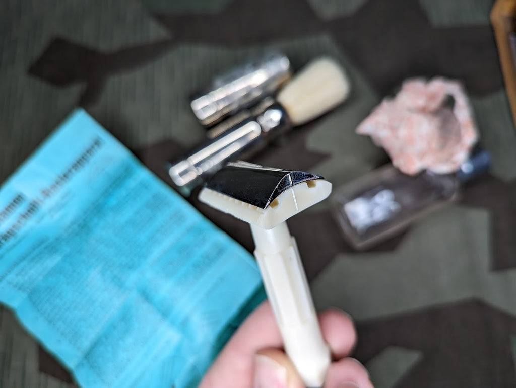 Mulcuto Travel Shaving Set