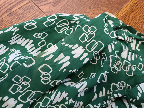 Green and White Print Dress <br> (B-42" W-33.5" H-38")