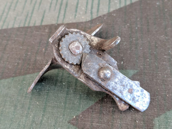 Universal Blitz Twist Crank Can Opener