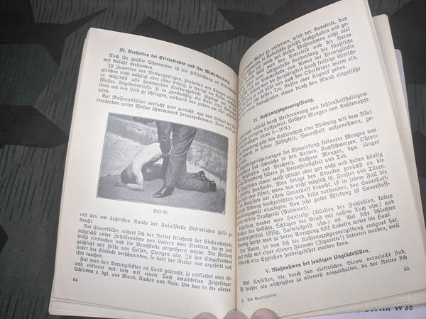 Wehrmacht Die Sanitätsfibel Medic Training Manual