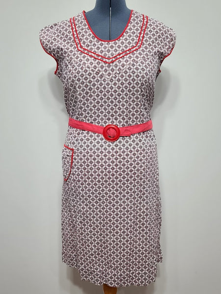 Print House Dress with Red Trim <br> (B-44.5" W-45.5" H-48.5")