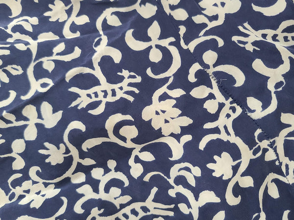 Blue and White Animal Novelty Print Dress <br> (B-47" W-37" H-44")