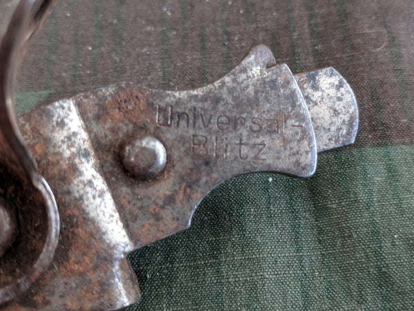 Universal Blitz Twist Crank Can Opener