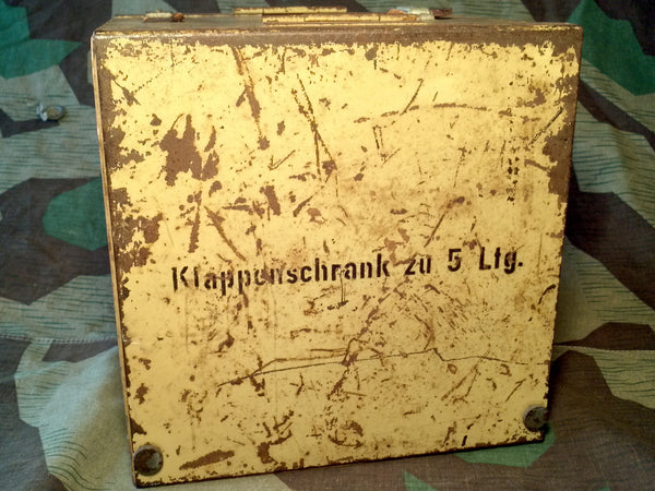 Klappenschrank zu 5 Ltg.