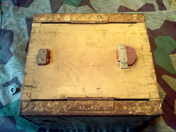 Klappenschrank zu 5 Ltg.