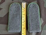 Repro Gebirgsjager Grass Green Piped Shoulder Boards